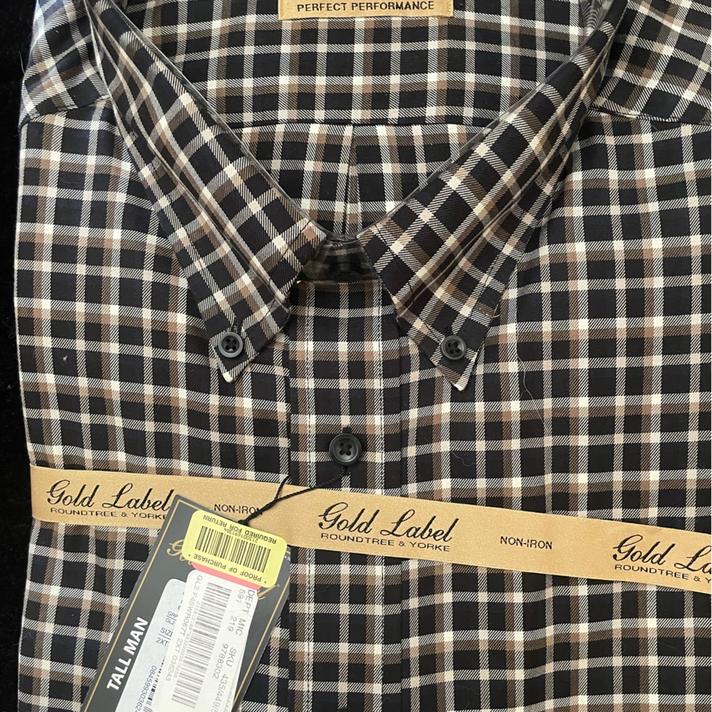 Men’s long sleeved dress shirt. Non iron, wrinkle resistant, 2XT with tags